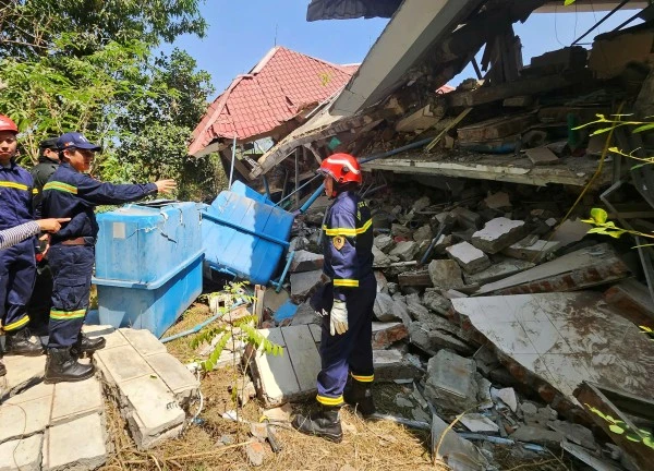 Lực lượng Bộ Công an tiếp cận hiện trường động đất, huy động chó nghiệp vụ tìm nạn nhân