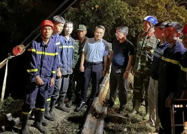 Khắc phục hậu quả vụ lật xe khách trên đèo Bảo Lộc khiến 4 người thương vong