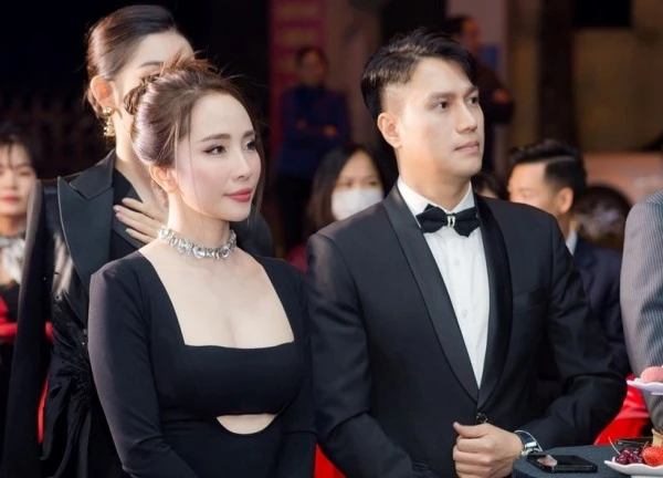 Mối quan hệ thực sự của Việt Anh và Quỳnh Nga là gì?