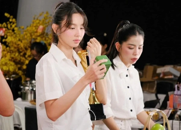 NÓNG: Hoa hậu Thuỳ Tiên chính thức lên tiếng xin lỗi vụ ồn ào quảng cáo kẹo rau củ