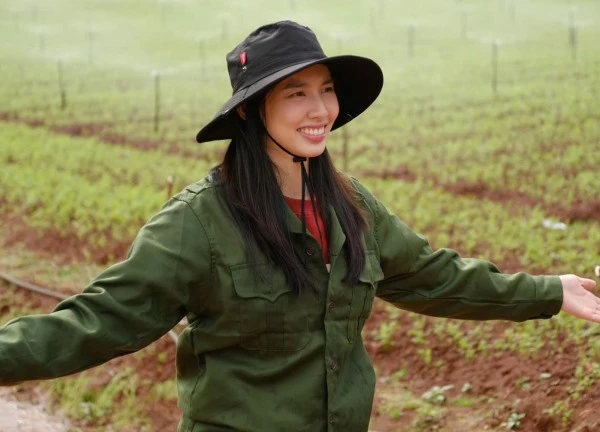 Vụ Hoa hậu Thuỳ Tiên xin lỗi: Lộ phát ngôn bất nhất về vai trò đối với nhãn hàng kẹo rau