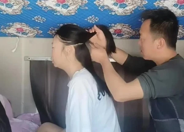 Người chồng chăm vợ liệt suốt 4 năm bị ch.ỉ tríc.h vì có tình mới, chỉ hai câu nói liền khiến cư dân mạng "quay xe"