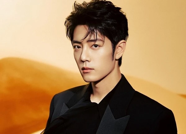 Hot nhất MXH: Mỹ nam top 1 visual showbiz bị bóc hint hẹn hò quản lý, còn đưa người yêu du lịch cùng bố mẹ?