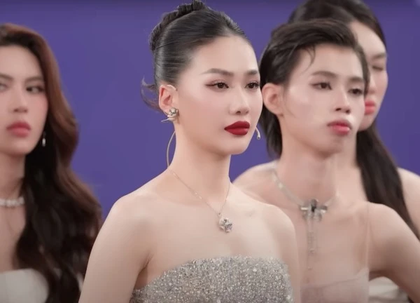 Show ồn ào, 1 Hoa hậu bị dồn đến mức phải lên tiếng trước bão chỉ trích