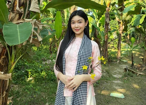 Bức ảnh phóng to hết mức của Lọ Lem trở thành đề tài nóng