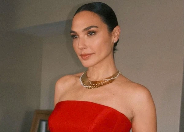 Gal Gadot bị dọa giết, Disney tăng cường bảo vệ