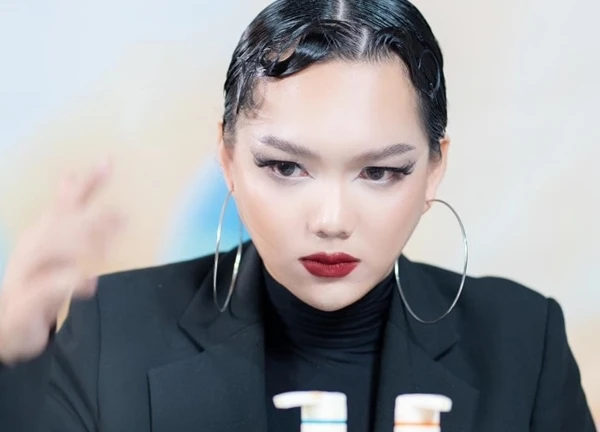 Tròn 1 tháng bùng drama từ thiện, Phạm Thoại đang ở đâu?
