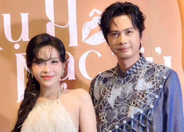 Huỳnh Phương công khai hẹn hò Khả Như