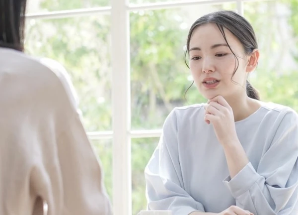 Thu 2,3 triệu đồng cho 90 phút lắng nghe, "nhà trị liệu tâm lý" block khách hàng khi hỏi điều kiện hành nghề