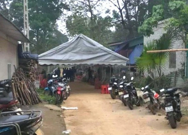 Vợ ngất lịm, tử vong khi đưa tang chồng
