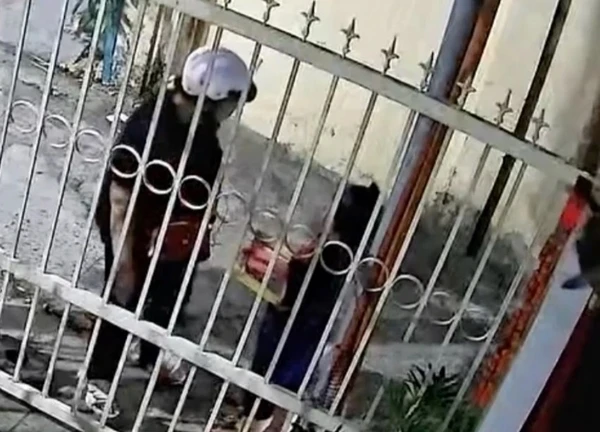 Xác minh clip bé trai bán hàng rong bị người phụ nữ tát liên tục