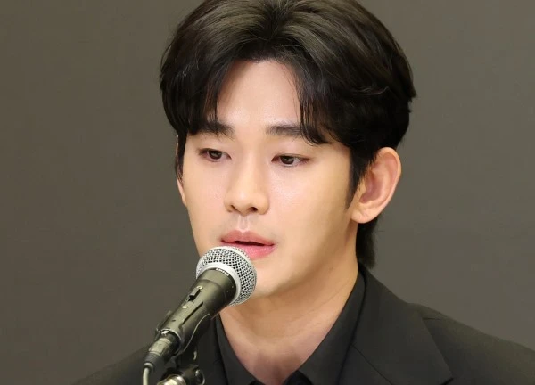 Xuất hiện 8 nhân chứng dọa tung thông tin bất lợi về Kim Soo Hyun trong ồn ào hẹn hò trẻ vị thành niên