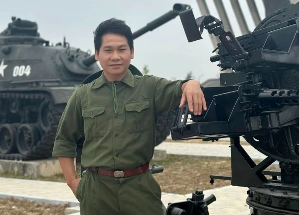 Ca sĩ Trọng Tấn: Bố tôi là bộ đội đặc công!