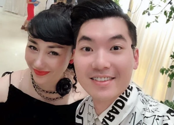 Cuộc sống viên mãn của nam nghệ sĩ Việt nổi tiếng với vợ hơn 15 tuổi, có 2 con riêng