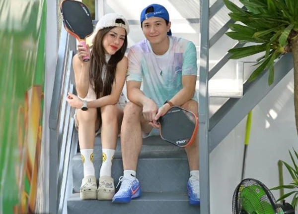Danh tính nữ MC sở hữu visual trắng phát sáng trên sân pickleball