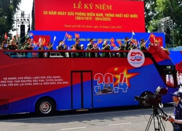 Những khối diễu hành đặc biệt trong lễ kỷ niệm 50 năm thống nhất đất nước