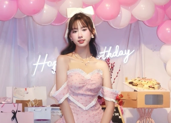 Thiếu nữ Việt được gọi là "bạch nguyệt quang trong truyền thuyết": 5 tuổi đã vào showbiz, 14 tuổi cao 1m70, visual đỉnh