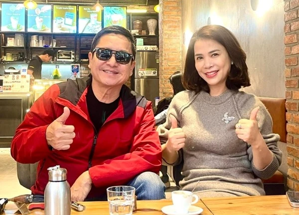 MC Hoài Anh VTV trẻ đẹp, Chí Trung hẹn hò với bạn gái kém 18 tuổi sau ra viện