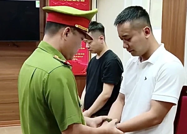 Vì sao Quang Linh Vlogs, Hằng Du Mục bị bắt?