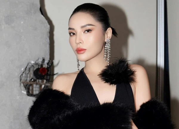 Hoa hậu Kỳ Duyên "phát hoảng" vì bị tấn công dồn dập, có thái độ khác lạ sau vụ đáp trả mất bình tĩnh
