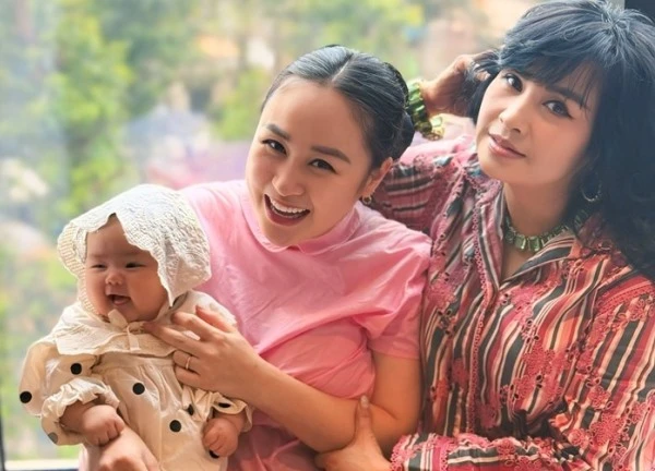 NSND Thanh Lam khoe cháu ngoại, Quách Thu Phương U50 vẫn gợi cảm không ngờ