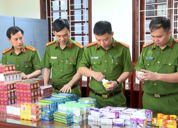 Danh sách tên hàng vạn hộp thuốc giả được bán khắp thị trường