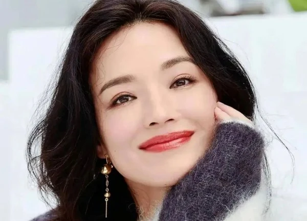 Những mỹ nhân Hoa ngữ càng lớn tuổi càng đẹp: Từng bị chê nhạt nhòa, nay 40+ lại đẹp đến khó tin