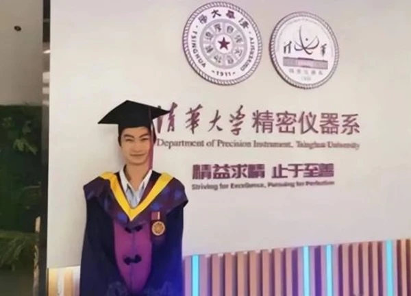 Sức mạnh của đói nghèo: Bà mẹ mù chữ, bại liệt nuôi dạy con trai trở thành sinh viên giỏi nhất đại học Thanh Hoa - Đâu là bí quyết thành công của những đứa trẻ nghèo?