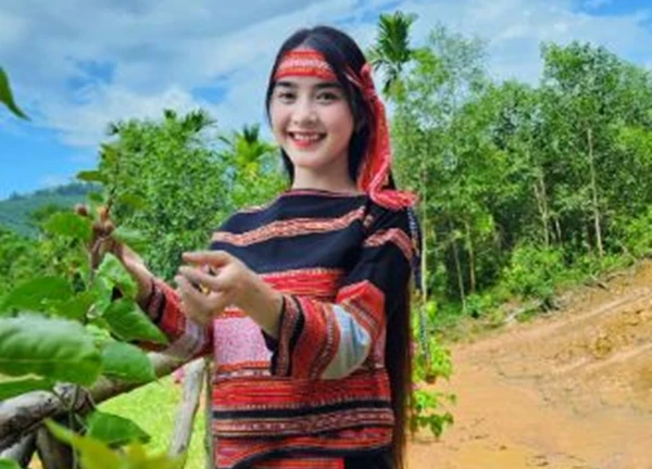 TikToker quen mặt quảng cáo sữa không rõ nguồn gốc bị "bế" lên VTV: Tự đặt "dấu chấm hết" khi đang nổi tiếng?