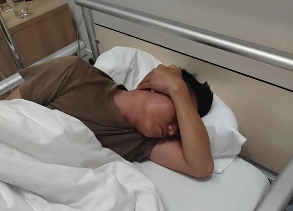 Vụ shipper bị khách đánh nhập viện: Nạn nhân đau đầu, mất ngủ, không ăn uống được, thị lực giảm
