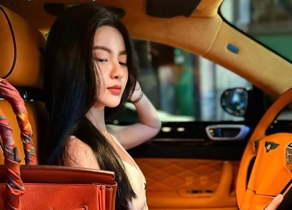 Chu Thanh Huyền kiếm hàng tỷ đồng bằng những hình thức nào?
