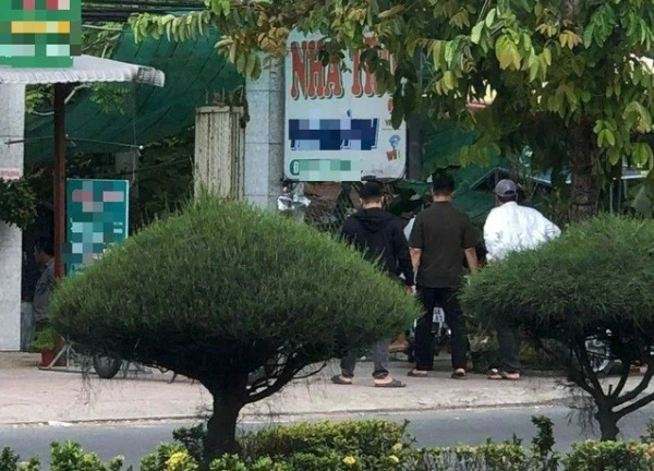 Người đàn ông tử vong trong nhà nghỉ, bên cạnh có thuốc kích dục