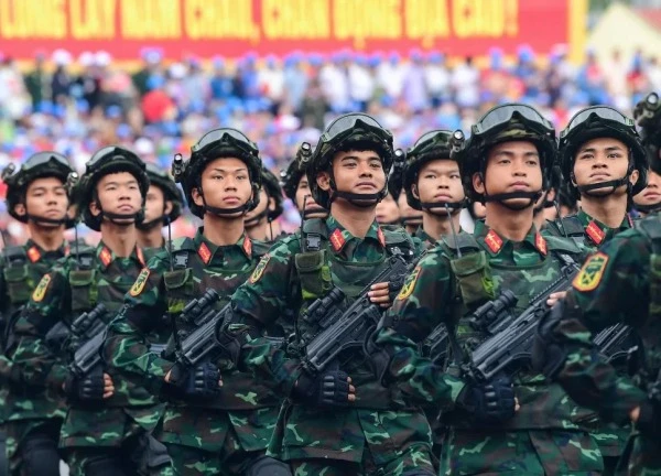 SCTV4 dừng tất cả các chương trình do MC Bích Hồng dẫn sau phát ngôn gây phẫn nộ