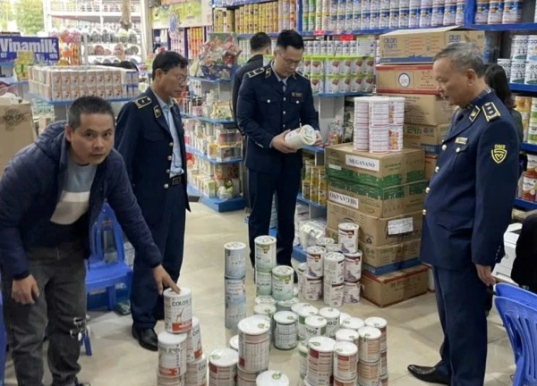 Bác sĩ chỉ ra điều nguy hiểm nhất của sữa giả