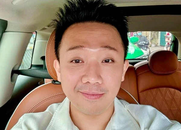 Trấn Thành lại lộ "bí mật" khó đỡ khi bị team qua đường bắt gặp "chạy như ma đuổi"