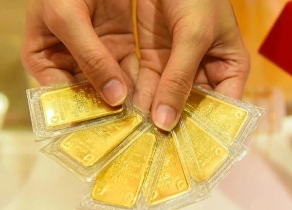 Tuần điên cuồng của giá vàng: Người mua lỗ 8 triệu đồng sau một ngày