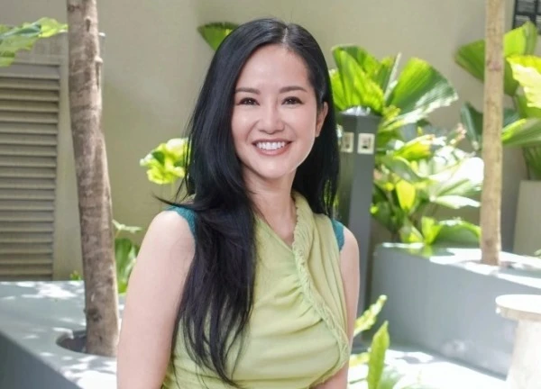 Diva Hồng Nhung kể về 2 tháng giấu bệnh: 'Phẫu thuật, tôi không dám cho bố biết'