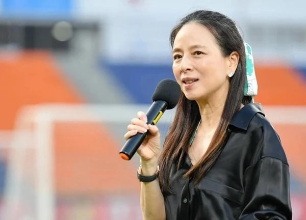 Madam Pang "ra tay nghĩa hiệp", tự bỏ 20 tỷ đồng giúp LĐBĐ Thái Lan trả nợ