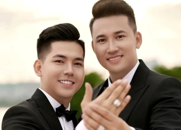 Nam diễn viên Việt kết hôn đồng giới được mời livestream giá 120 triệu, từ chối thẳng