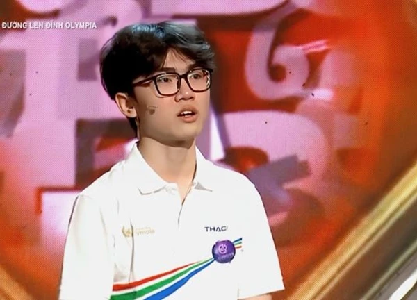 Nam sinh Olympia gây bão với nhan sắc "tuyệt đối điện ảnh": Crush của ai thì ra nhận đi này!