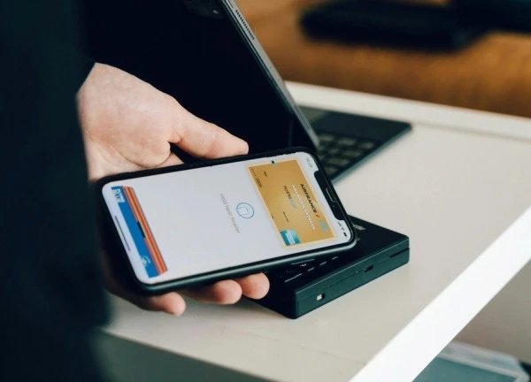 Thanh toán NFC qua điện thoại có thể bị tin tặc đánh cắp dữ liệu thẻ