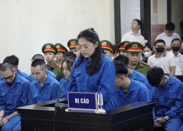 Xét xử điểm nhóm "quái xế" tông xe gây tử vong cô gái dừng đèn đỏ