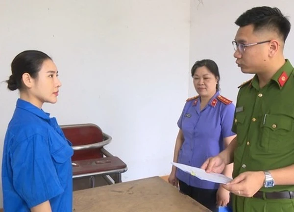 Bắt cặp tình nhân sản xuất thuốc diệt cỏ giả, thu lợi bất chính 600 triệu