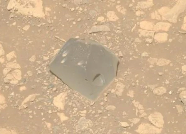 NASA phát hiện "hộp sọ" kỳ lạ trên sao Hỏa và không ai biết nó từ đâu tới