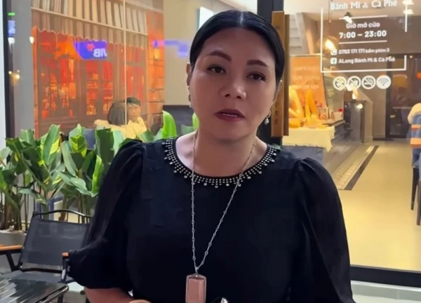 Nữ NSƯT đổi vé bay thẳng về Việt Nam làm một việc: "Tôi đau lòng lắm"