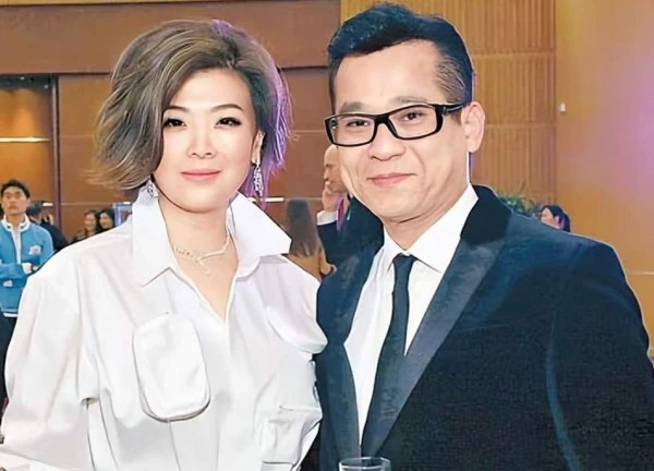 Nóng: 1 Á hậu đình đám tố chồng đại gia dùng dao tấ.n côn.g, đ.e dọ.a gây chấn động showbiz