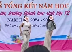 2 nữ sinh 'vượt quy chuẩn' xã hội, mặc đồ ôm sát nhảy 1 kiểu khiến MXH bức xúc?