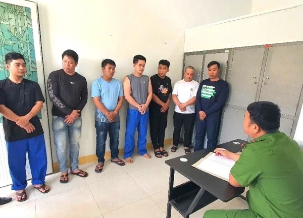 Hành trình 300 cảnh sát truy bắt nhóm côn đồ mặc áo đen đậ.p ph.á quán phở