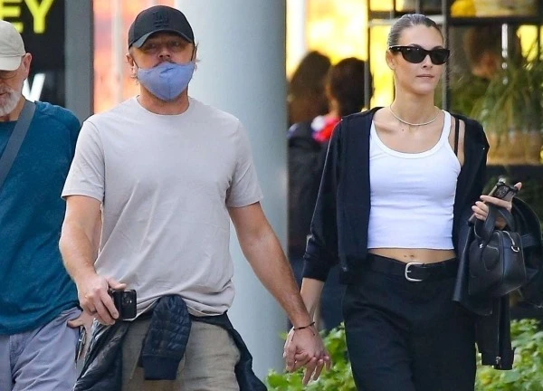 Leonardo DiCaprio "phá bỏ lời nguyền tuổi 25", khi bạn gái người mẫu đã qua tuổi 26 nhưng vẫn không chia tay