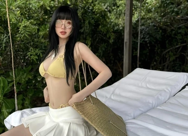 Loạt khoảnh khắc của Tâm Tít khiến dân tình ngưỡng mộ "đẳng cấp" của hot girl đời đầu